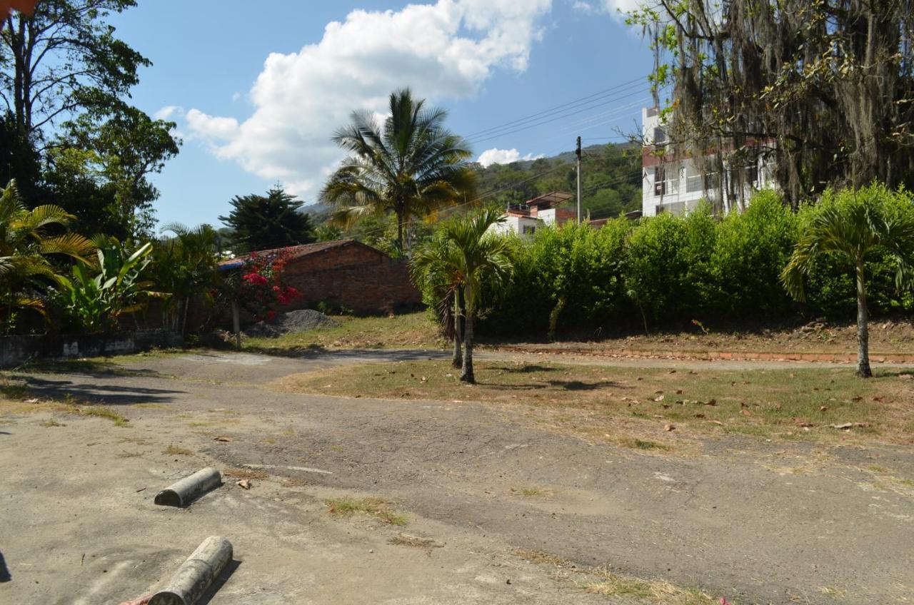 Hotel Campestre La Ribera Del Fonce San Gil Exterior photo